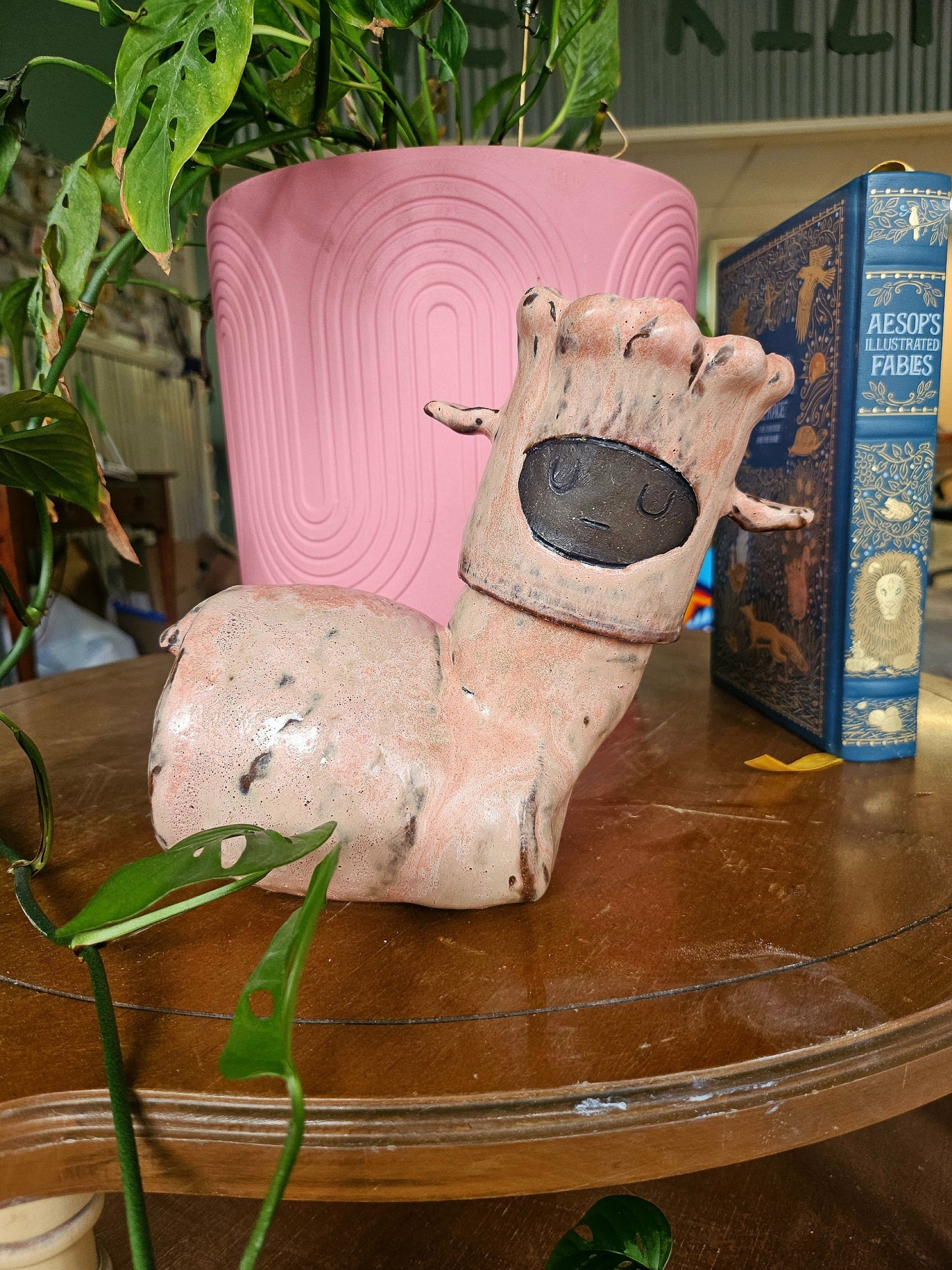 Finn the Lamb carafe in Dusty Pink
